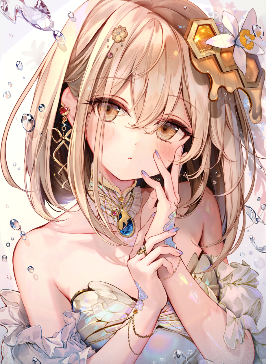 美甲女孩美图:喜欢我指甲的颜色吗?猜猜看是用什么染的?