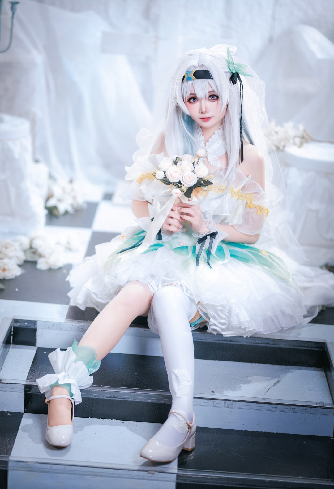 星穹铁道流萤COSER美图:开拓者,来和你的“小女友”流萤约会吧~