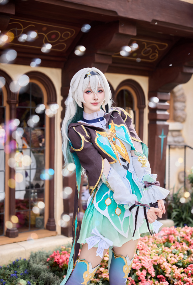 星穹铁道流萤COSER美图:开拓者,来和你的“小女友”流萤约会吧~