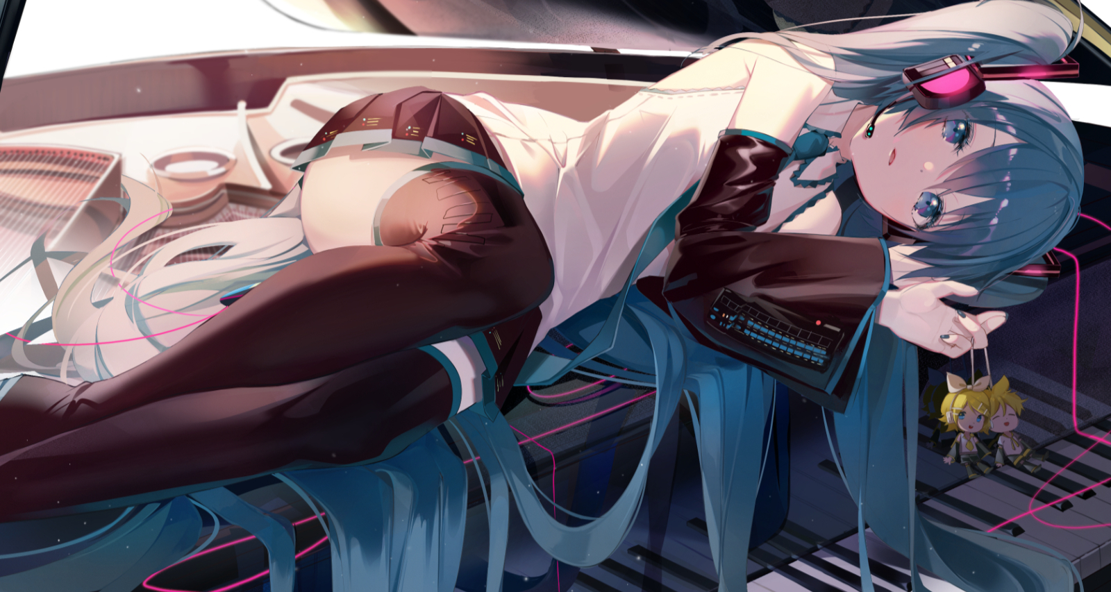 钢琴女孩美图：听说你的手指很灵活？