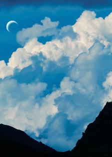 月和山云插画图片壁纸