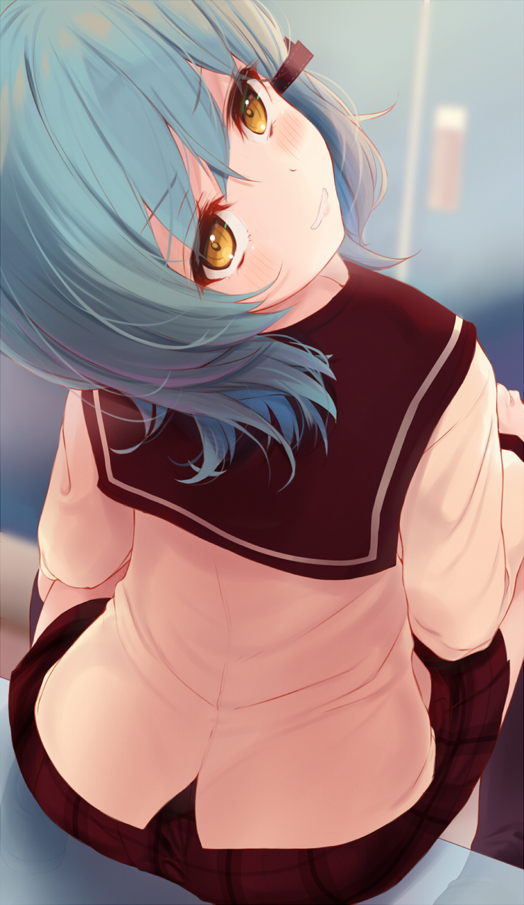 制服和青发