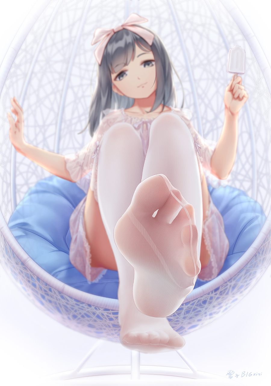 白色紧身裤插画图片壁纸