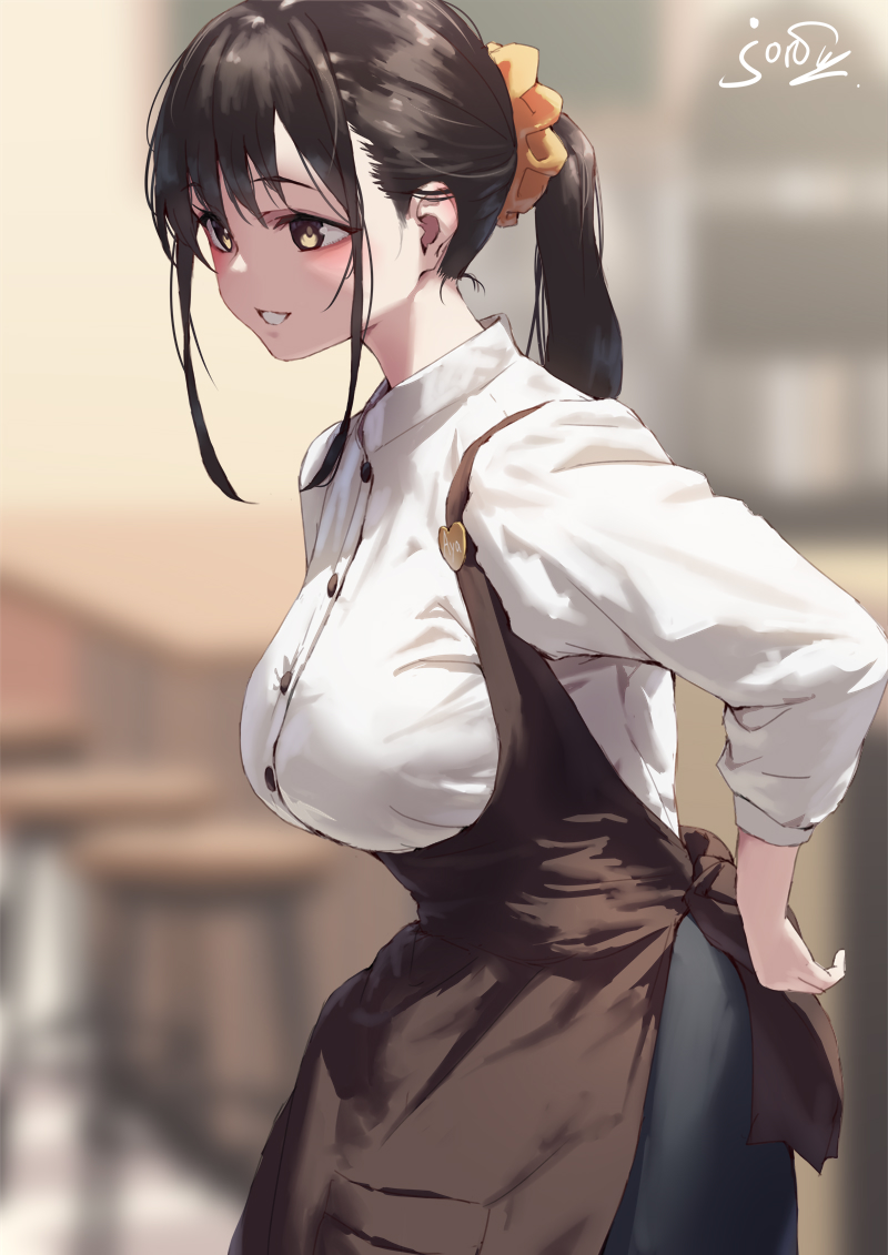 笑容不断的看板娘插画图片壁纸