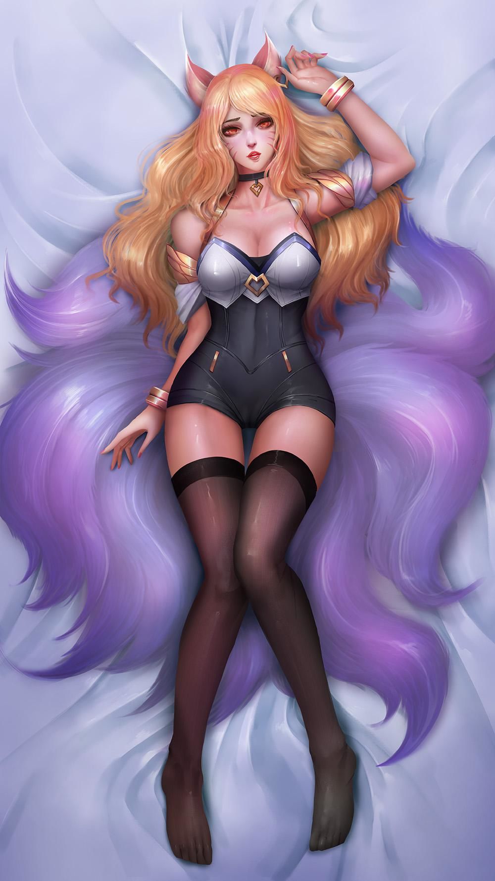 KDA_ahri_front-英雄联盟仰臥