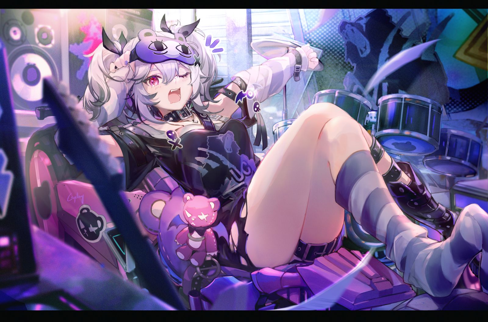 Sneaking on a nap 插画图片壁纸