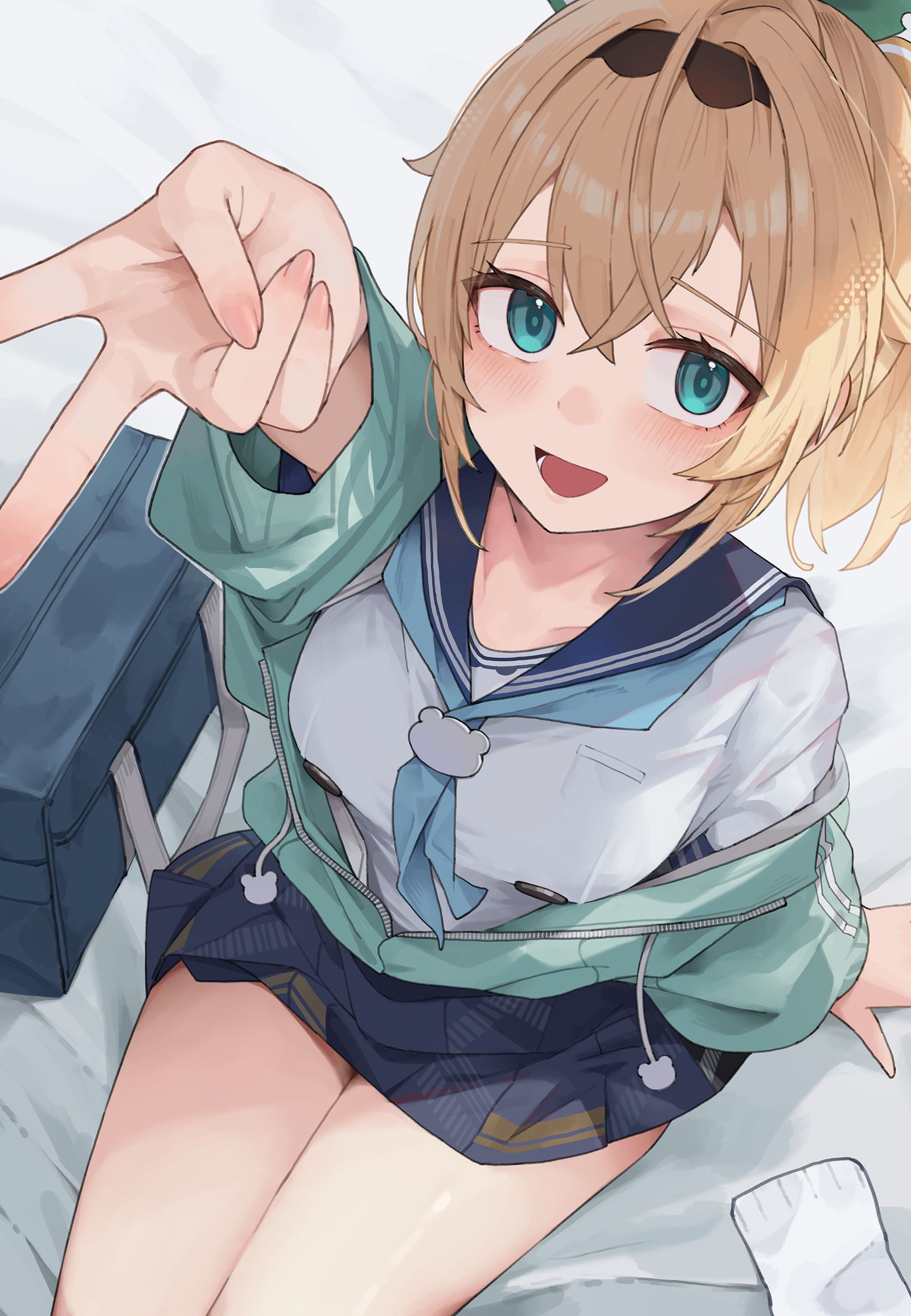 「ギャルピース？...こうでござるか？」