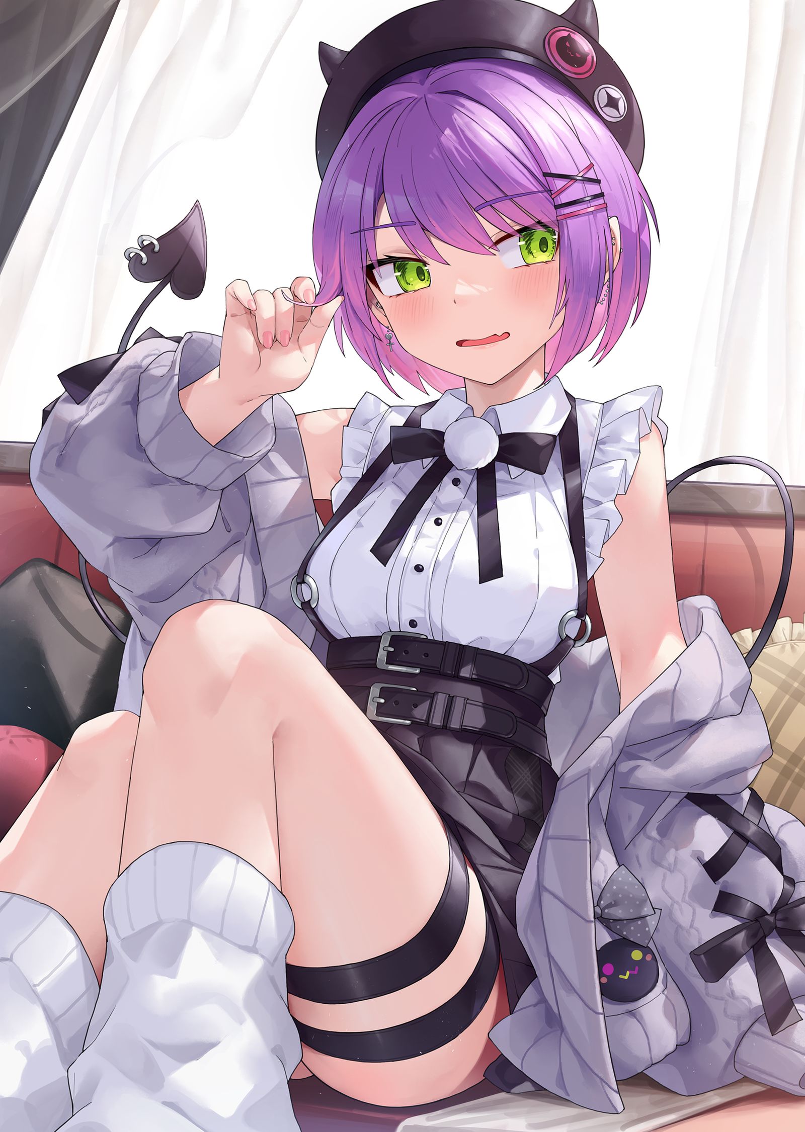 「こ、こっち見んなよ…」