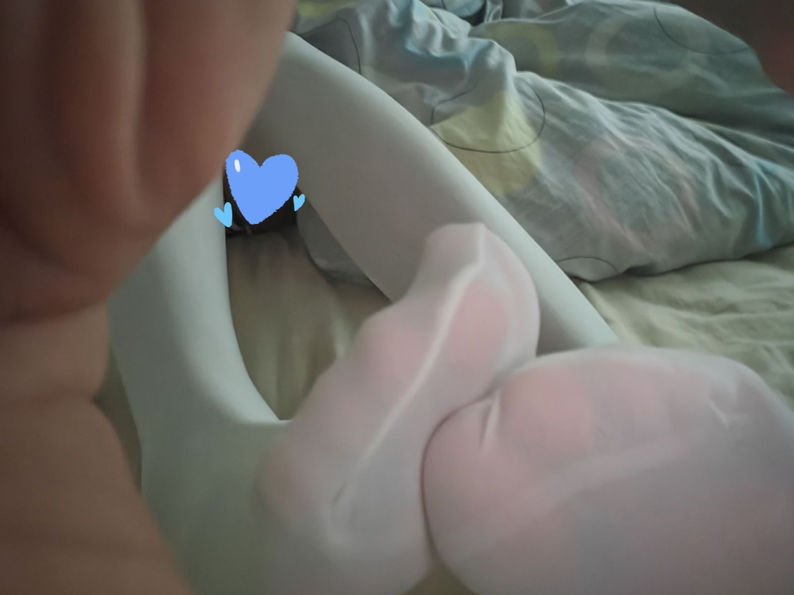 挠脚心插画图片壁纸