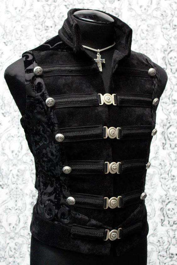 早上好最近有同学问我怎么画中世纪贵族的马甲背心骑士没什么细节只要